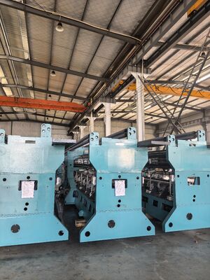 Macchina per la fabbricazione di reti a ombra ad alta velocità da 200 a 450 giri al minuto con larghezza di lavoro da 135 a 260 pollici e calibro E3-E18 per applicazioni agricole